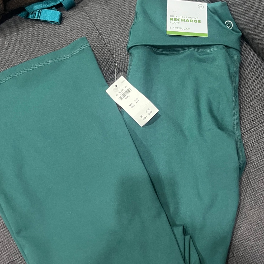 Gilly Hicks Active Recharge Flare Leggings